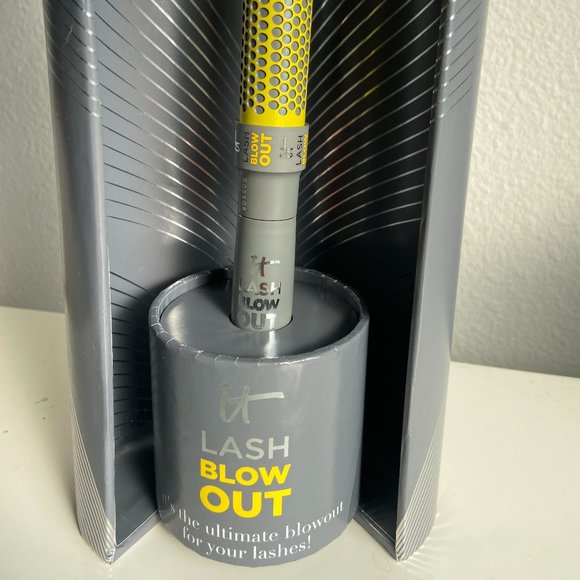 it cosmetics Other - NWT IT Cosmetics Lash Blowout Volumizing Mascara